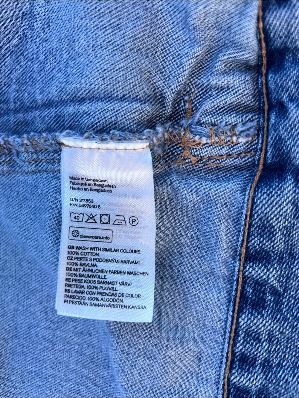 H&M Light Blue Denim Jacket with Contrast Stitching - Picture 5 of 9